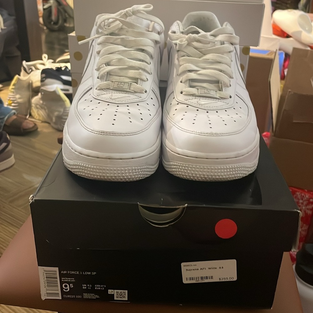 Nike Air Force 1 Low Supreme